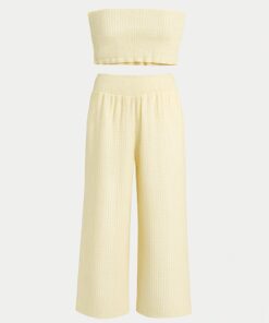conjunto-dos-piezas-top-y-pantalon-ancho-con-textura-sutil-en-amarillo-pastel
